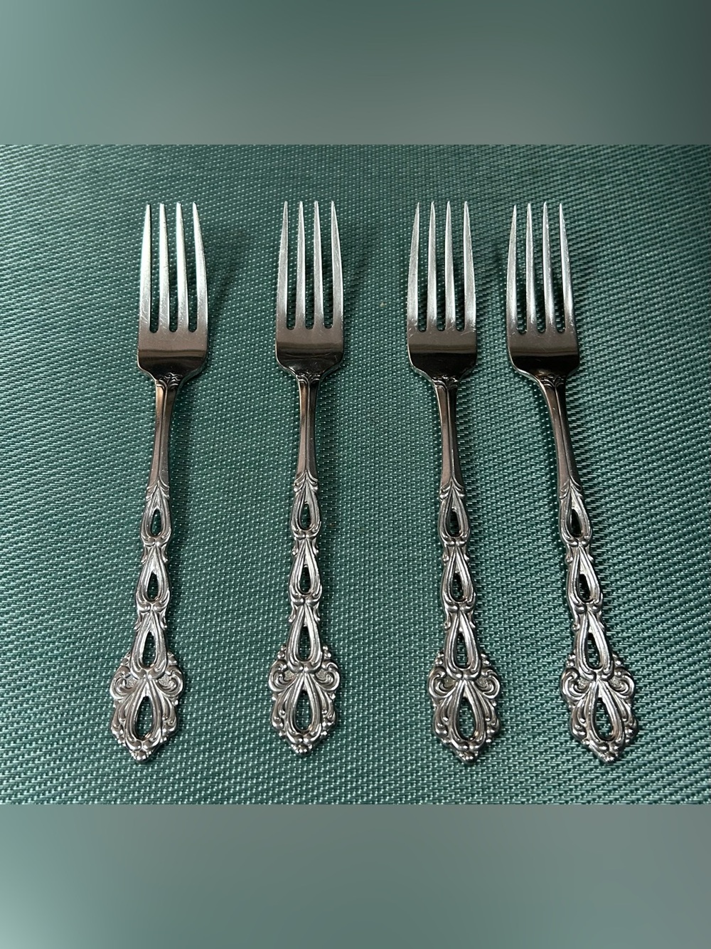 Oneida Community Stainless Chandelier Pattern Dinner Forks Set of 4